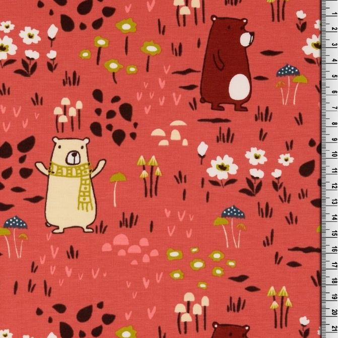 Bären im Wald rotbraun