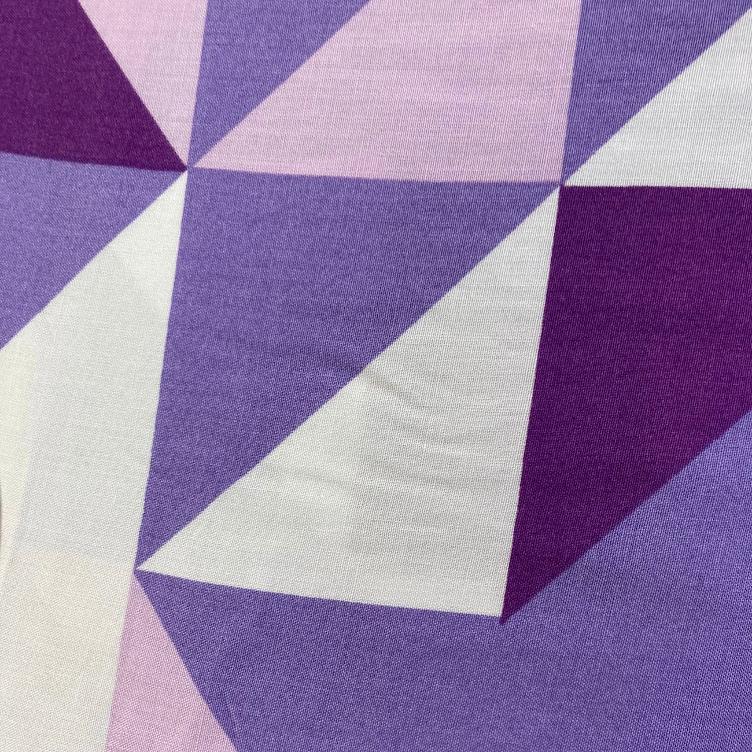 Viscose Popeline geometrisches Muster lila